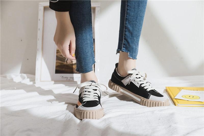 Nouvelles Baskets Décontractées en Toile pour Femme - Collection Printemps, Chaussures Plates Vulcanisées Rayées Tendance, Baskets Basses en Toile, Modèle Confortable Facile à Enfiler