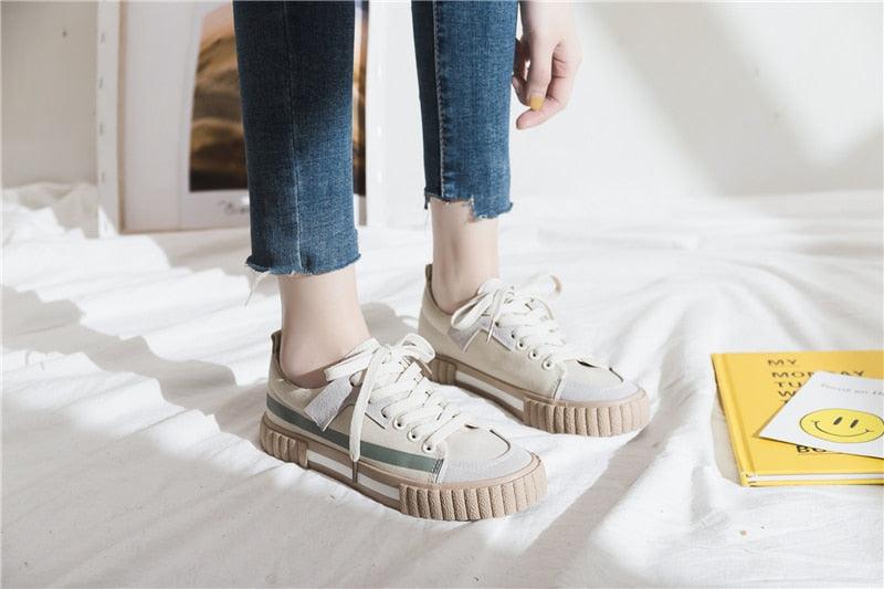 Nouvelles Baskets Décontractées en Toile pour Femme - Collection Printemps, Chaussures Plates Vulcanisées Rayées Tendance, Baskets Basses en Toile, Modèle Confortable Facile à Enfiler