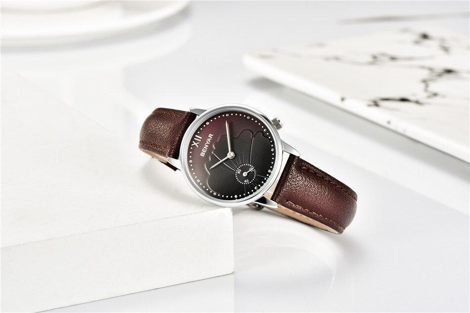 Nouvelle montre de mode rouge pour femme, bracelet en cuir de luxe à quartz, analogique, étanche et résistante aux rayures, excellent cadeau pour les femmes