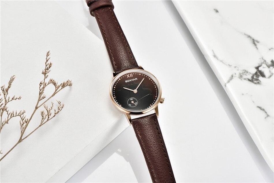 Nouvelle montre de mode rouge pour femme, bracelet en cuir de luxe à quartz, analogique, étanche et résistante aux rayures, excellent cadeau pour les femmes