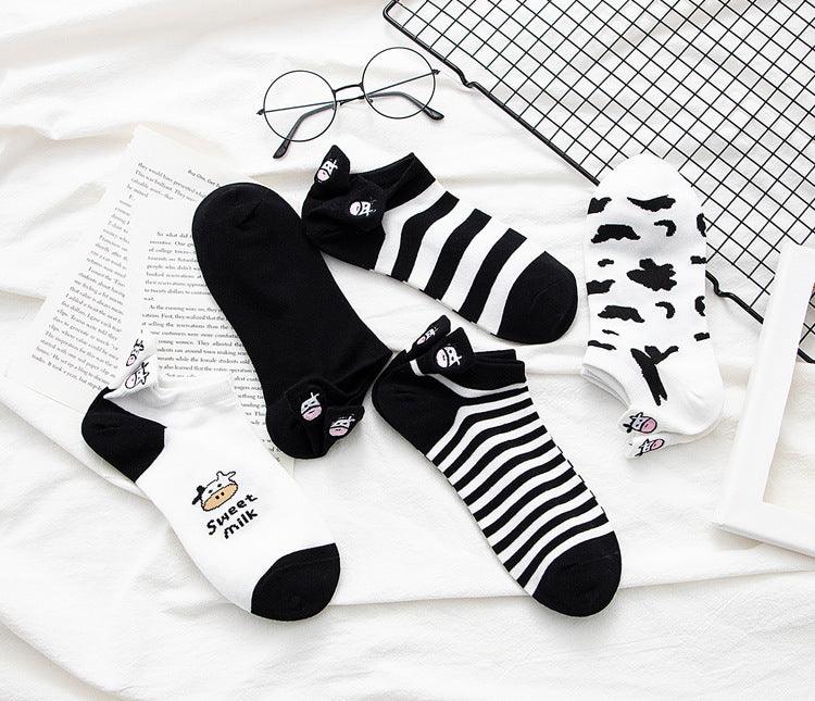 Chaussettes de cheville en coton noir et blanc brodées pour femme, motif vache de dessin animé, style marée, bouche peu profonde, mode mignonne, chaussettes de bateau unisexe pour hommes et femmes