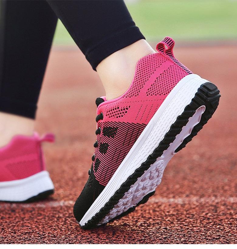 Chaussures décontractées de sport pour femme, à la mode, respirantes, en maille, plates, pour la gym, vulcanisées, pour la marche, légères, confortables et tendance.