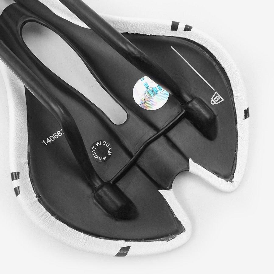 Selle ultralégère entièrement en carbone pour vélo de course, selle de vélo de route Wave confortable, selle de vélo de montagne, selle de vélo de route professionnelle, coussin de cyclisme extérieur ou intérieur pour hommes