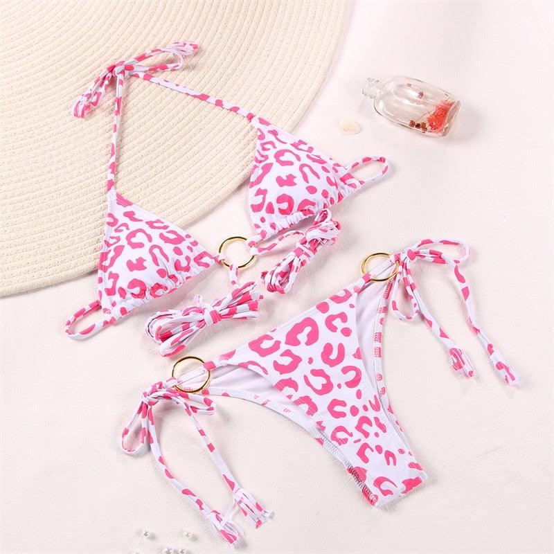 Maillot de bain deux pièces triangle réglable à dos nu croisé, avec lacets et liens, pour femme. Bas de maillot de bain brésilien string. Maillot de bain femme ajouré de qualité, plissé. Ensemble bikini femme réversible.