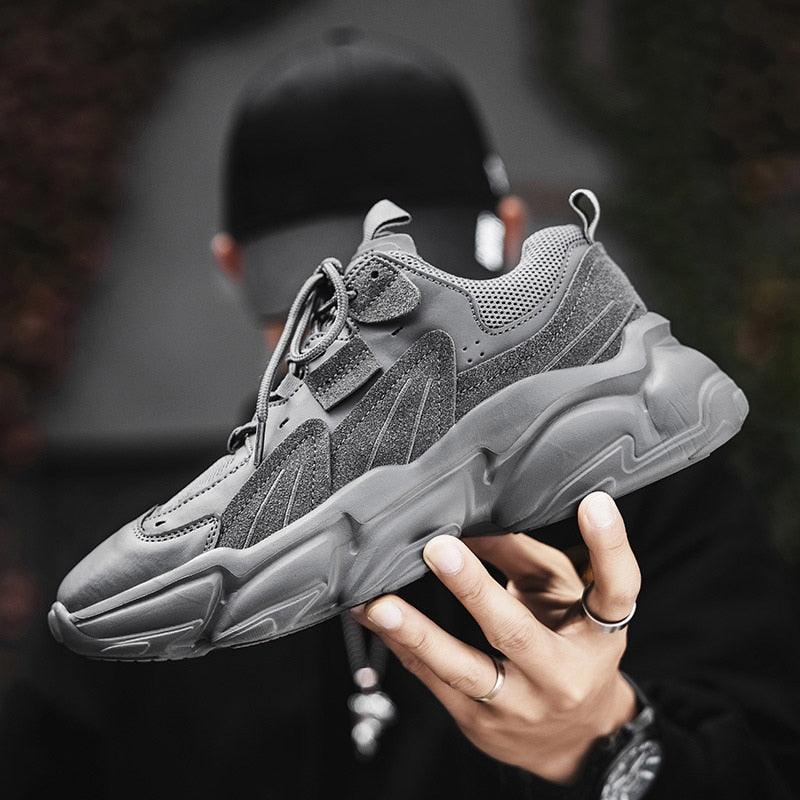 Chaussures de sport blanches pour hommes, tendance décontractée confortable, baskets épaisses noires pour hommes, design été blanc, baskets de tennis de course en plein air, mode sport, baskets décontractées confortables pour hommes.