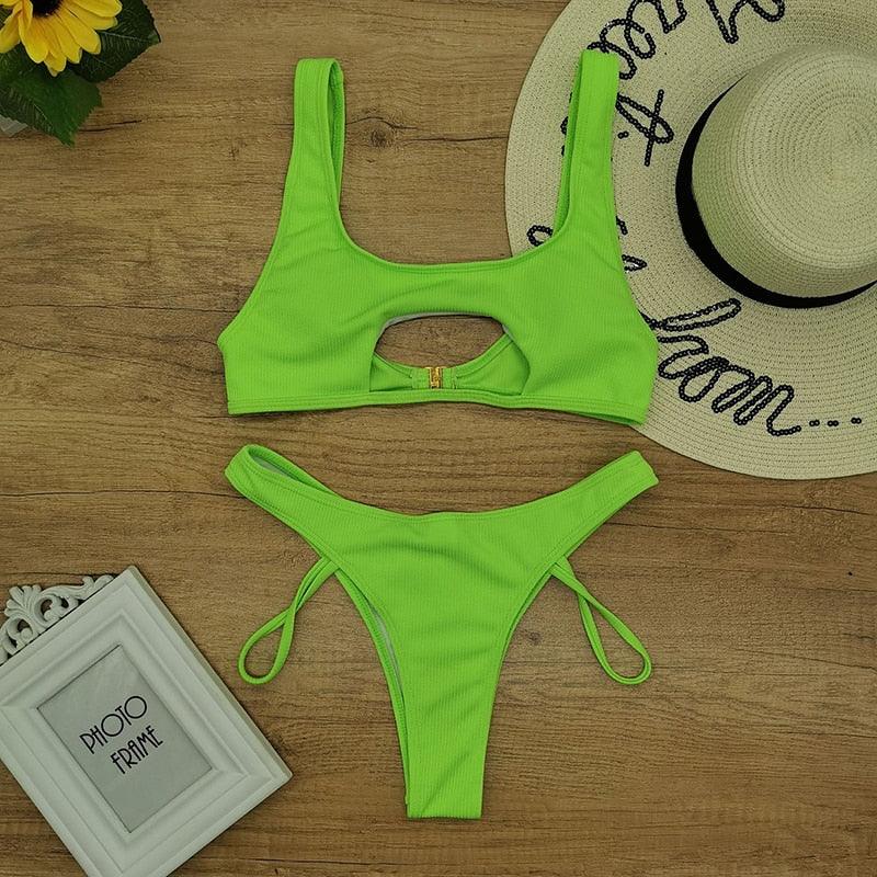 Maillot de bain bikini blanc moderne creux maillot de bain féminin coupe haute maillot de bain uni mode maillot de bain plage maillots de bain pour femmes maillots de bain deux pièces à découpe avant d'été maillots de bain de fête