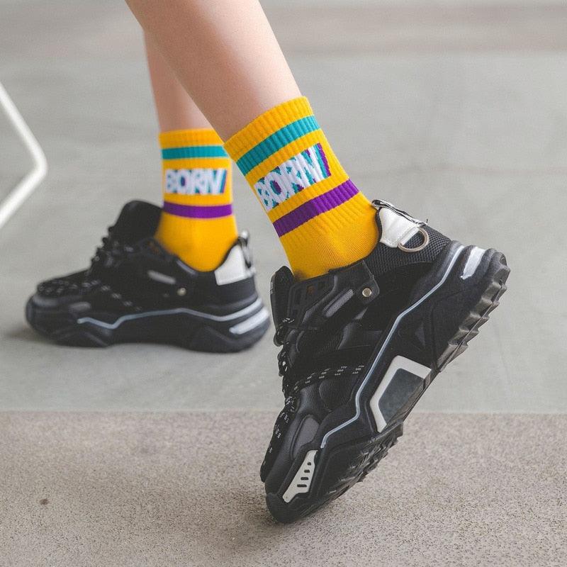 5 Paires Chaussettes Longues Unisexe Fashion Mignonnes Motif Dessin Animé en Coton Doux et Respirant Chaussettes de Sport Été Hiver Chaudes et Amusantes Style Harajuku Pour Hommes et Femmes