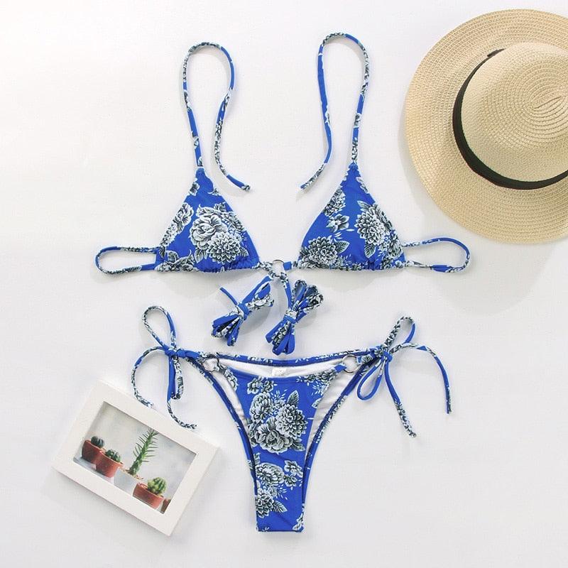 Maillot de bain deux pièces triangle réglable à dos nu croisé, avec lacets et liens, pour femme. Bas de maillot de bain brésilien string. Maillot de bain femme ajouré de qualité, plissé. Ensemble bikini femme réversible.