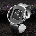 Montres classiques Fashion Gold pour femmes Montre-bracelet de luxe en acier inoxydable pour femmes