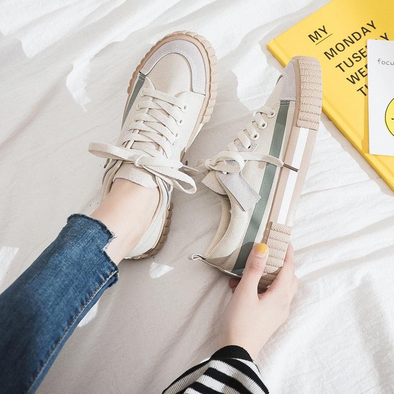 Nouvelles Baskets Décontractées en Toile pour Femme - Collection Printemps, Chaussures Plates Vulcanisées Rayées Tendance, Baskets Basses en Toile, Modèle Confortable Facile à Enfiler