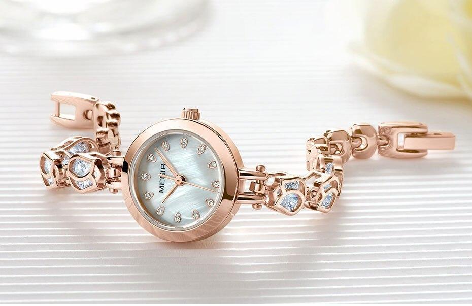 Montre Bracelet Femme Charme Cristal Mode Élégante Forme Bracelet Design Luxe Quartz Étanche Montre-Bracelet Femme