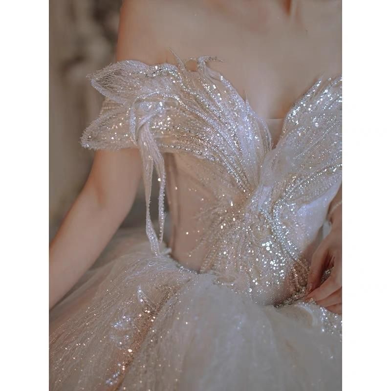 Robe de mariée de luxe élégante avec perles et sequins
