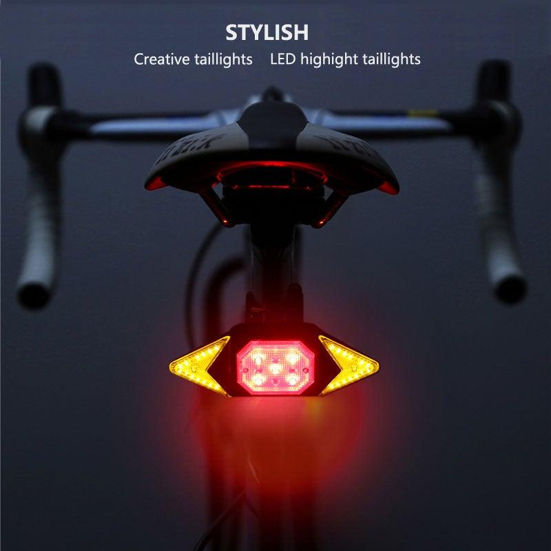 Feu intelligent de vélo avec télécommande sans fil, feu arrière clignotant de cyclisme, rechargeable par USB, signaux de direction avec télécommande sans fil, feu de sécurité rechargeable pour le cyclisme, convient à tout vélo