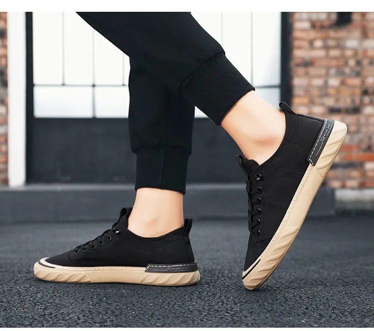 Baskets décontractées en toile pour hommes, confortables et polyvalentes, respirantes, chaussures de sport plates, légères, pour la marche en extérieur, design moderne.