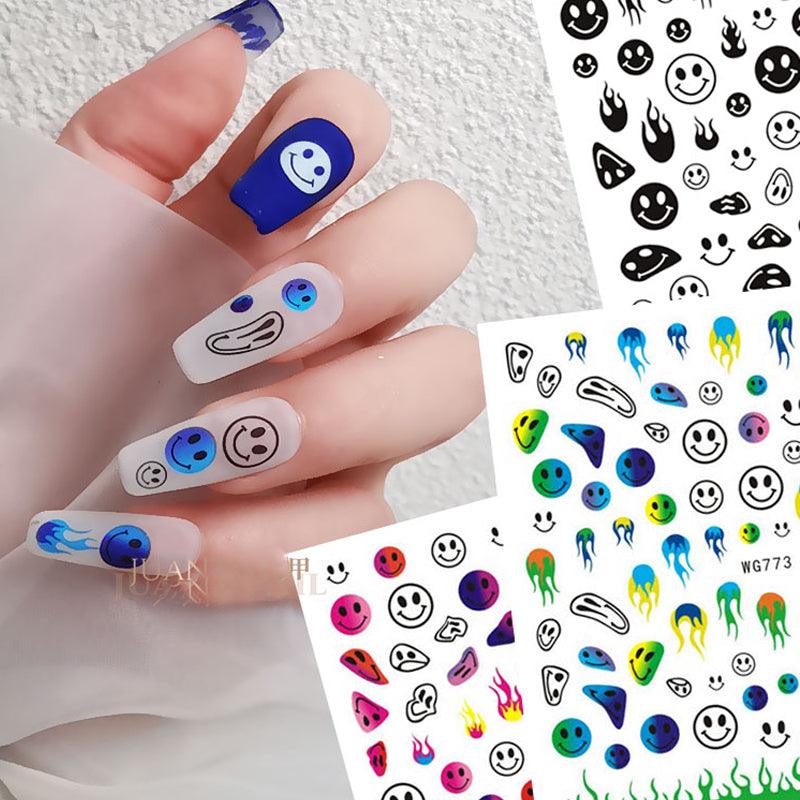 Autocollants 3D pour ongles à motif de sourire jaune, soleil, lune, nuages pour Halloween, décorations d'ongles, autocollants 3D auto-adhésifs, accessoires de manucure pour femmes et filles, fournitures de nail art, décalcomanies à l'eau