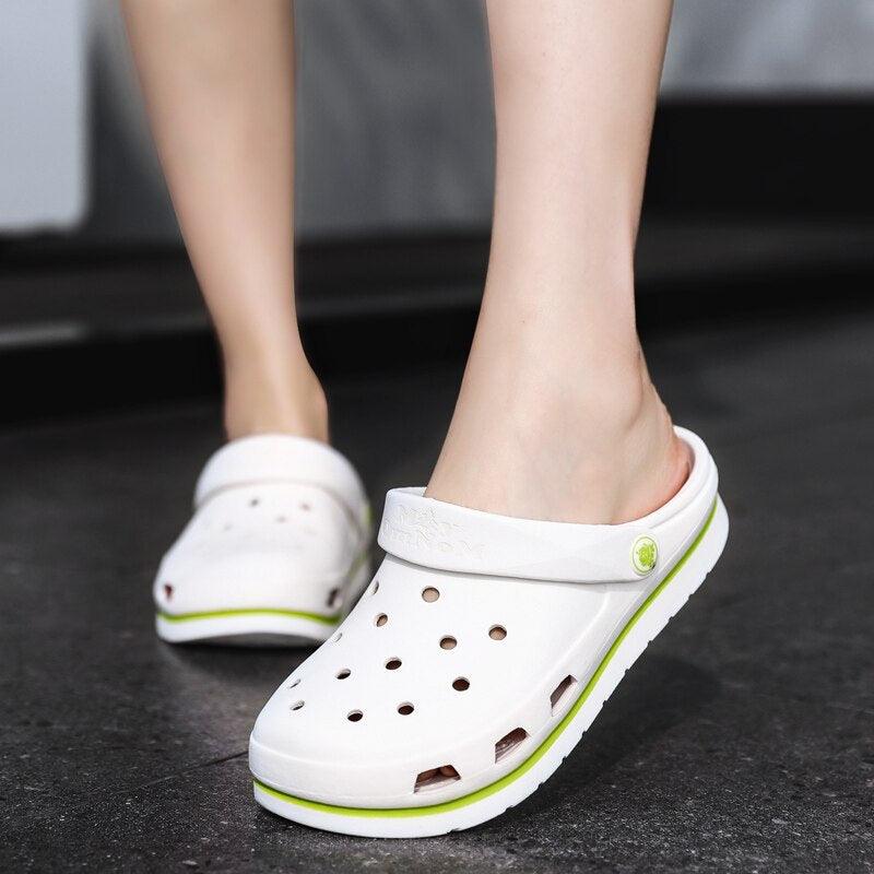 Sandales de luxe pour femme légères unisexe colorées chaussures de jardin sabots classiques design sandales claquettes d'été pour femme sandales de plage confortables à enfiler
