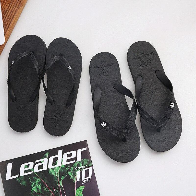 Tongs confortables de couleurs unies pour femmes, mode d'été décontractée antidérapante pour couple, tongs de plage respirantes pour femmes, sandales à enfiler pour l'été