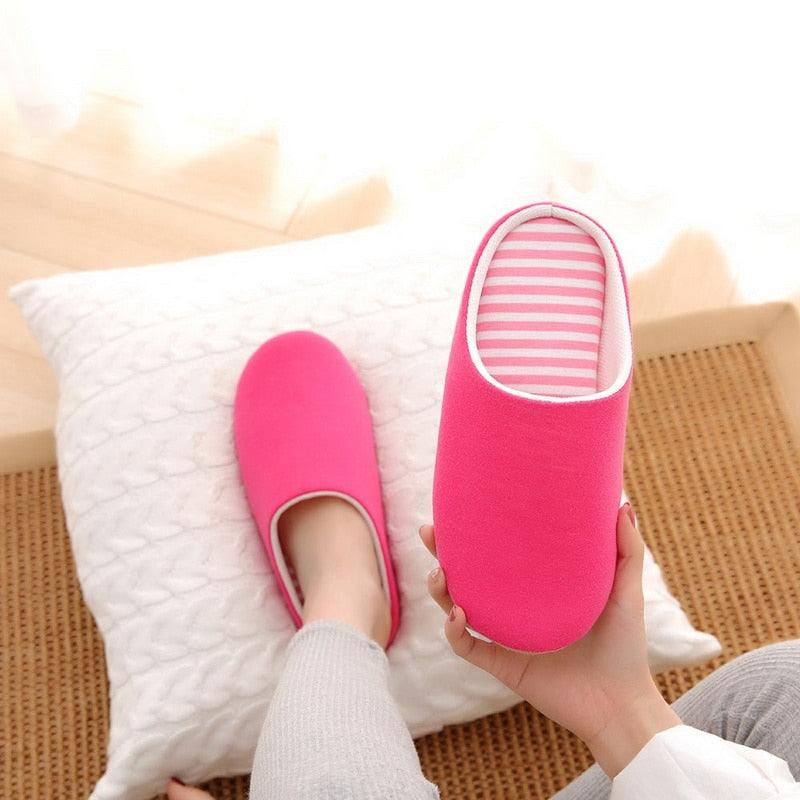 Chaussons d'hiver chauds pour femmes, chaussures de couple en peluche motif chat, chaussures plates douces d'intérieur, confortables, en mousse à mémoire de forme, chaussons chauds à enfiler pour la maison