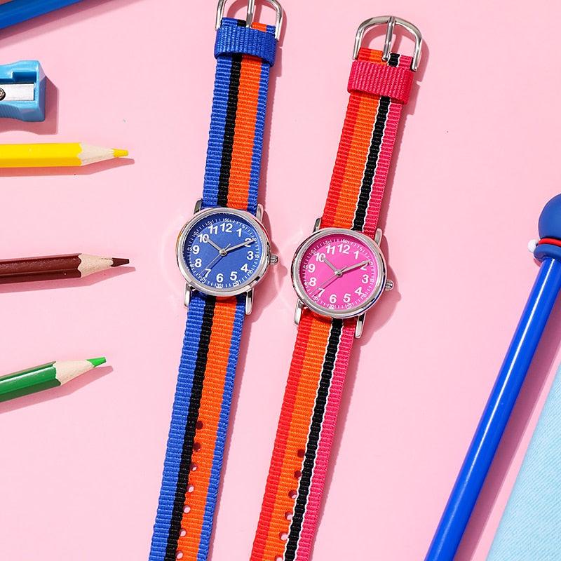 Montres à Quartz Faciles à Lire Bracelet en Nylon Résistant à la Transpiration Mouvement Analogique Montre Pour Filles Garçons Ados Montre-Bracelet Minimaliste Avec Bracelet Souple Montre d'Apprentissage Montre Première Montre Bracelet en Tissu Doux