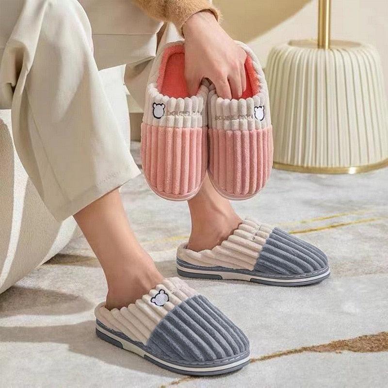 Chaussons d'hiver chauds en fourrure pour femmes, chaussons de maison pour hommes, talons plats confortables, pantoufles d'intérieur chaudes et douces en polaire, pantoufles à mémoire de forme, chaussures de chambre d'hiver