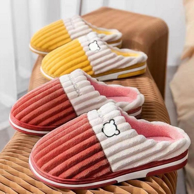 Chaussons d'hiver chauds en fourrure pour femmes, chaussons de maison pour hommes, talons plats confortables, pantoufles d'intérieur chaudes et douces en polaire, pantoufles à mémoire de forme, chaussures de chambre d'hiver