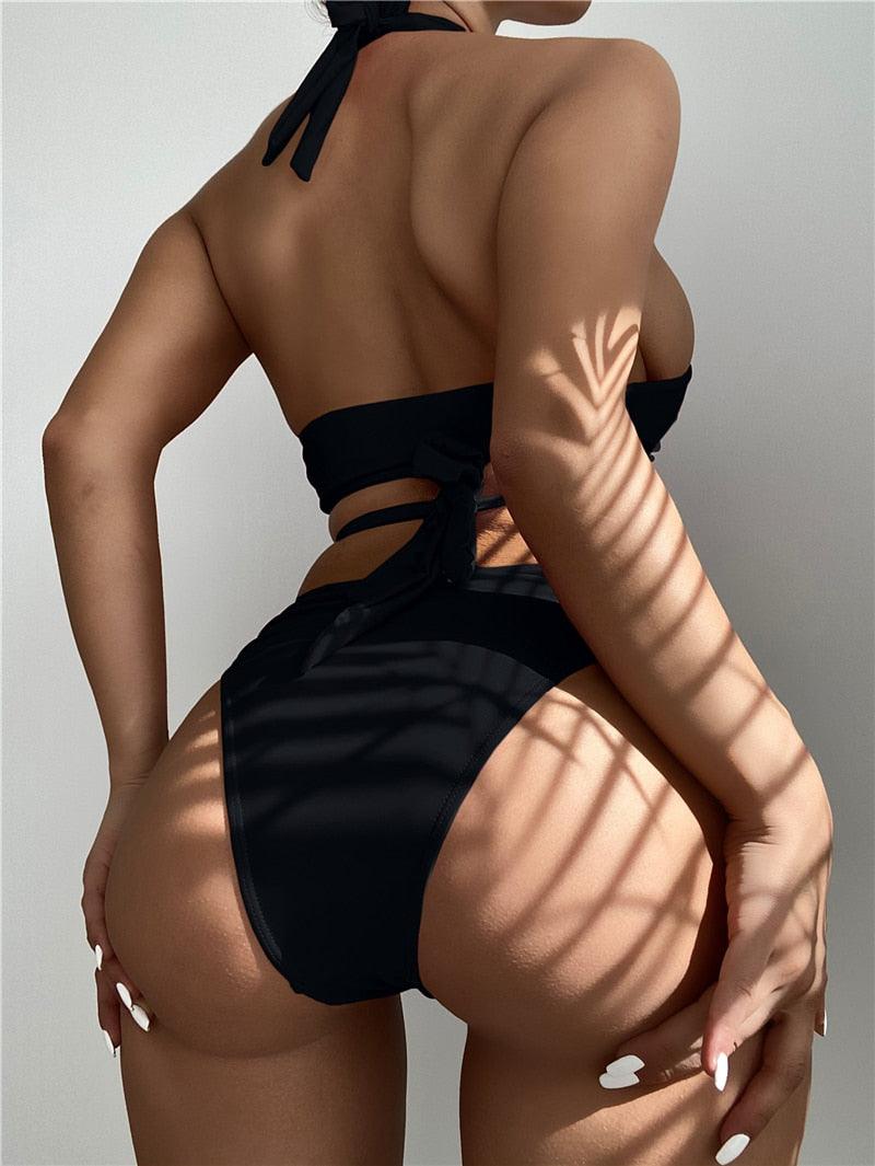 Ensemble de bikinis croisés creux, maillot de bain pour femme, nouveau maillot de bain deux pièces de couleur unie, haut de bikini à licou croisé avec découpes et bas taille haute, tenue de plage d'été, maillot de bain pour femme.