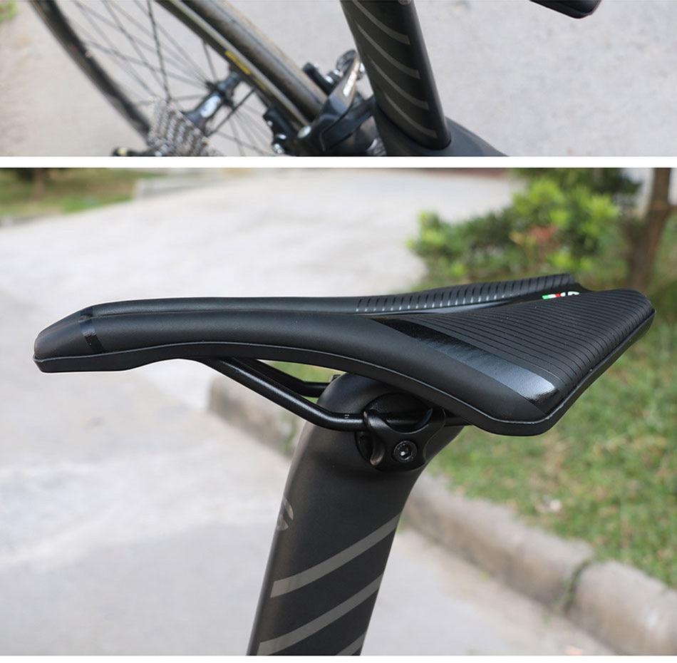 Selle de vélo souple et épaisse pour VTT et vélo de route, large coussin de siège de vélo, selle de vélo en carbone, conception ergonomique, confort optimal, selle de vélo avec mousse respirante, coussin de vélo souple pour femmes et hommes