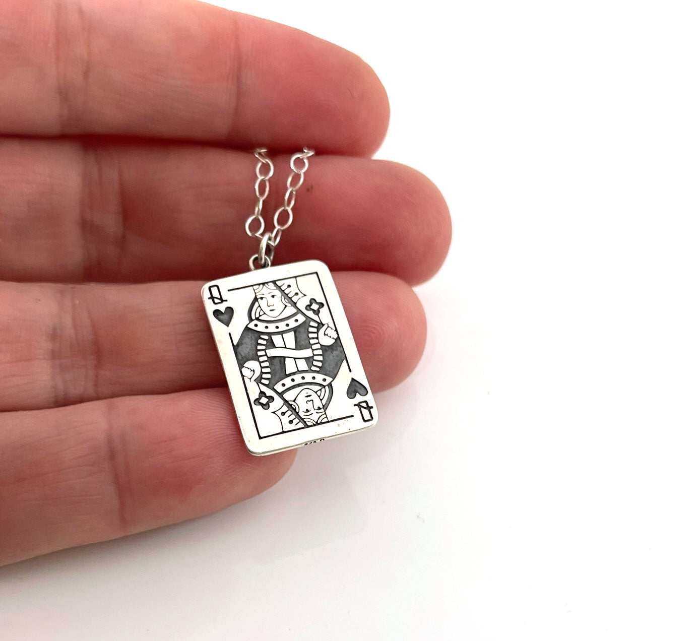 Collier Reine de Cœur en argent sterling – Pendentif carte à jouer sur chaîne de 45 cm