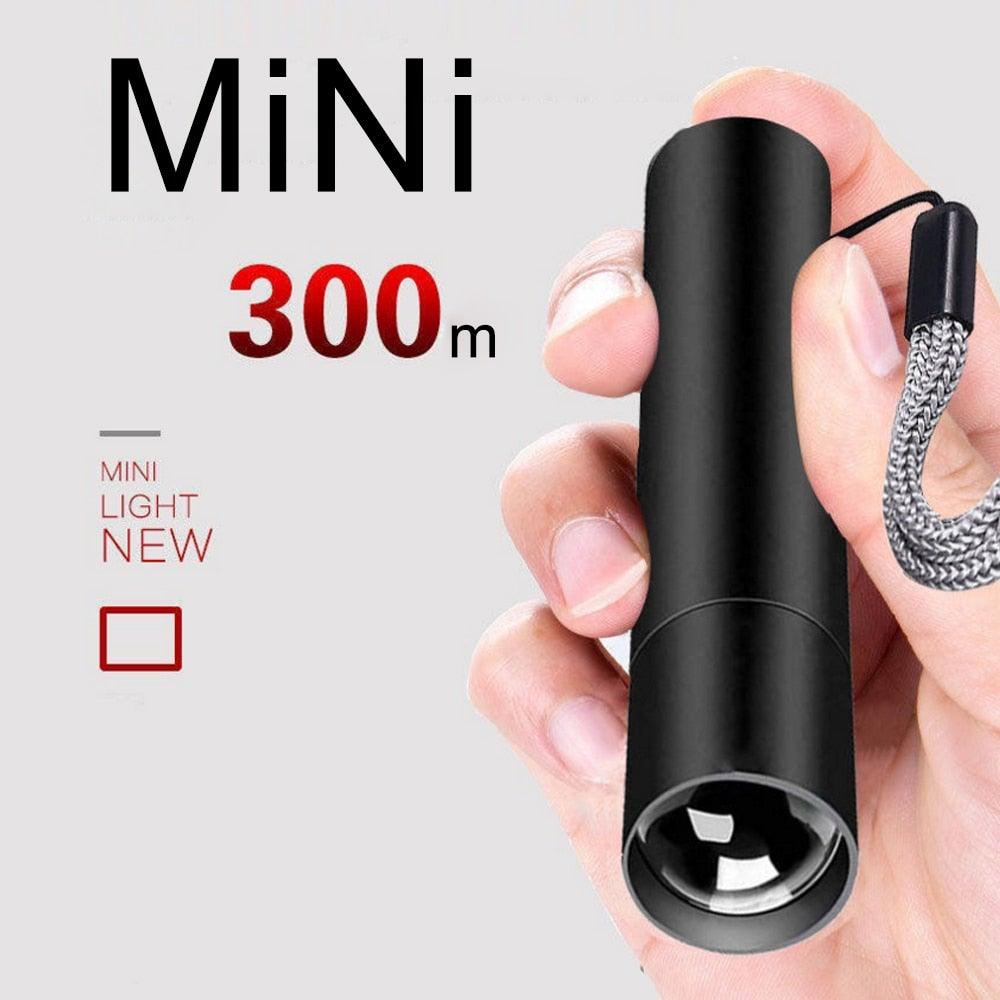 Mini lampe torche LED portable rechargeable étanche USB, super lumineuse, zoom télescopique, résistante à l'eau, idéale pour les activités intérieures/extérieures, le camping et la randonnée nocturne