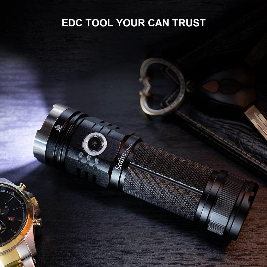 Lampe Torche LED Rechargeable Ajustable Haute Luminosité Puissante Étanche Portable Cree USB Super Lumineuse de Poche pour Camping Randonnée Cyclisme