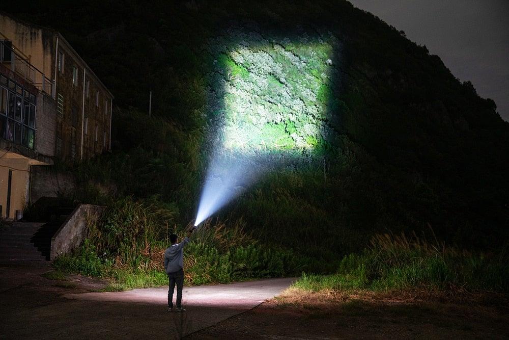 Lampes de poche LED rechargeables étanches portables super lumineuses à haute luminosité Zoomable Lampe torche puissante pour le camping en extérieur et en intérieur, la course, la pêche, la randonnée