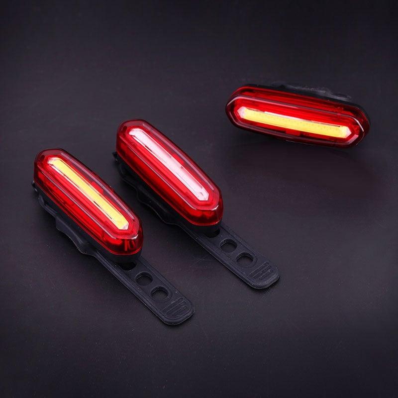 Feu arrière de vélo VTT LED USB rechargeable, feu de sécurité, lampe arrière de vélo rouge haute intensité, accessoires LED, compatible avec tous les vélos de route et casques