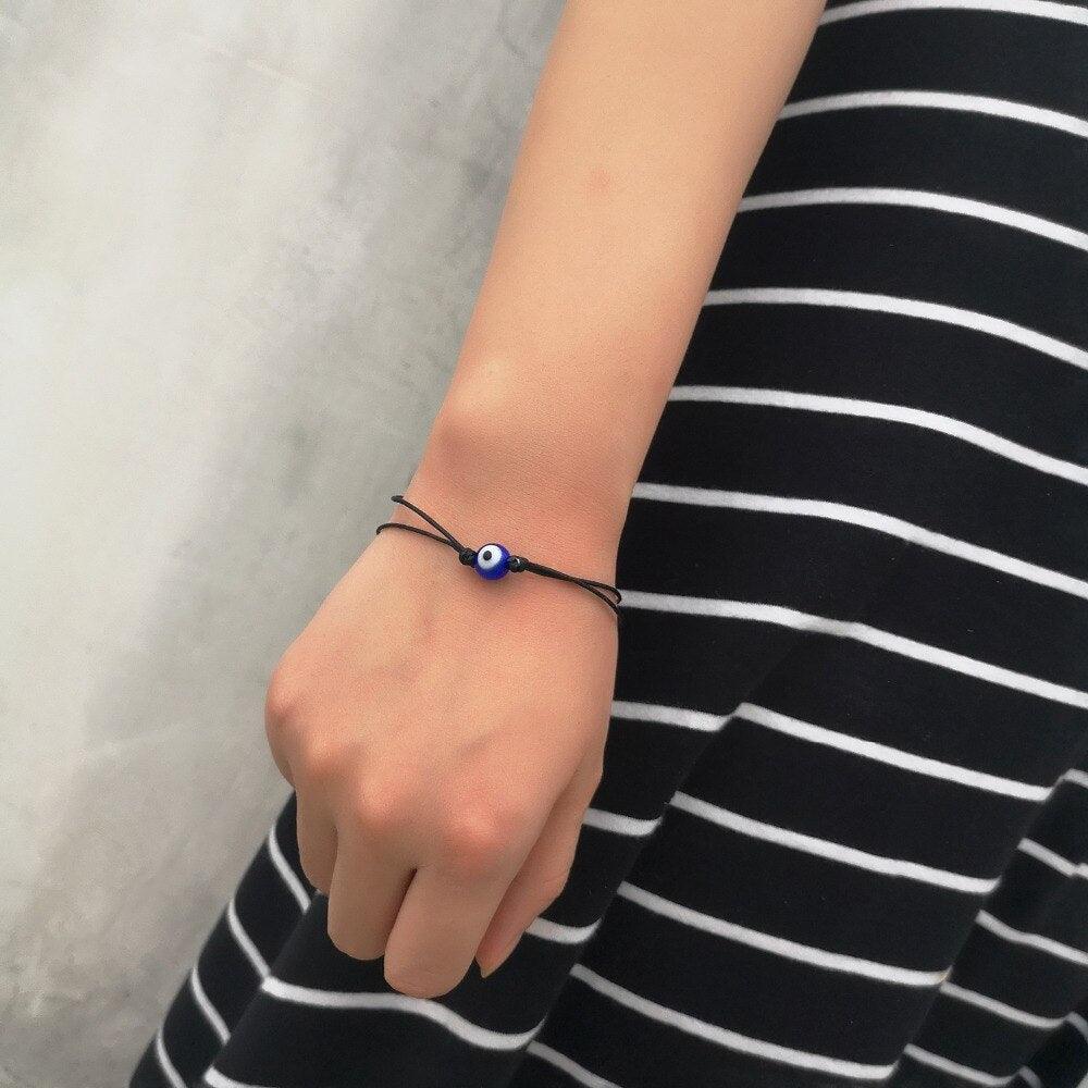 Bracelets œil grec en fil rouge, légers, faits main, tressés avec breloque œil bleu, bijoux pour femmes et enfants. Bracelets assortis tressés faits à la main avec breloque œil bleu réglables pour hommes et femmes.