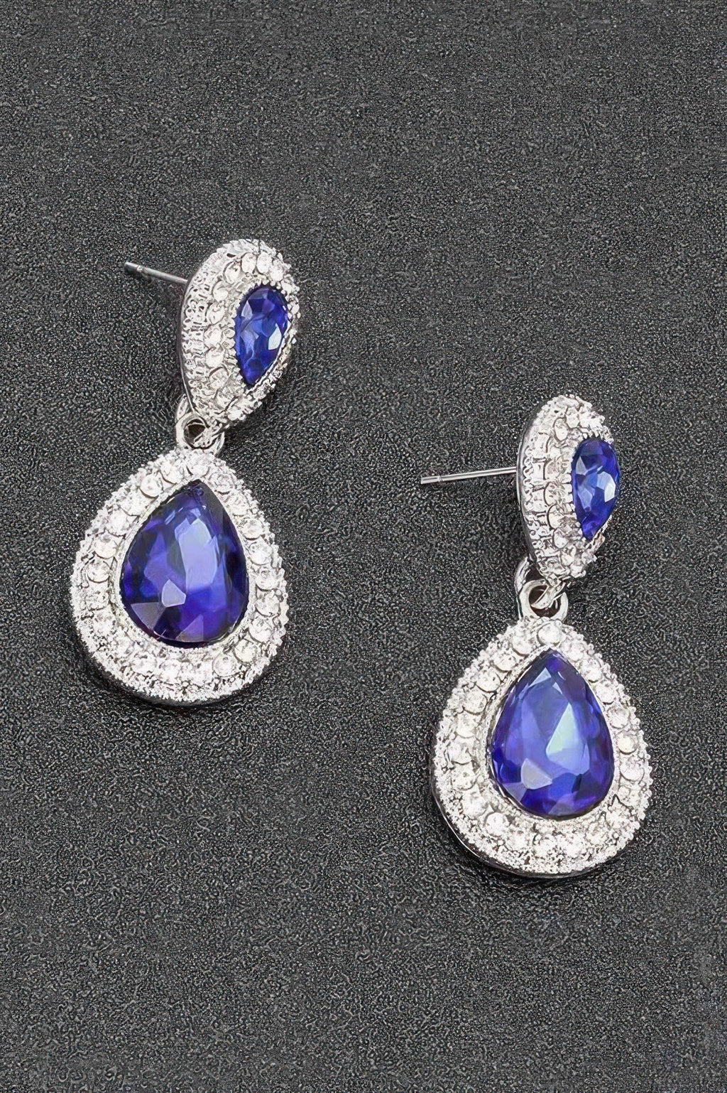 Boucle d'oreille pendante strass