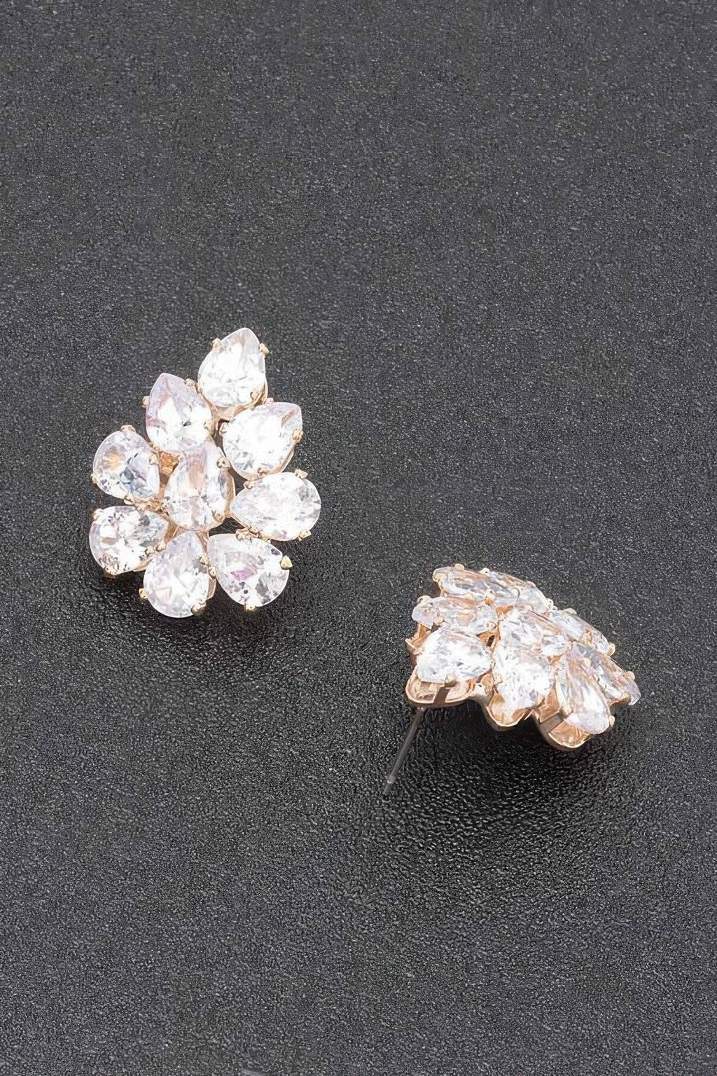 Boucle d'oreille en strass