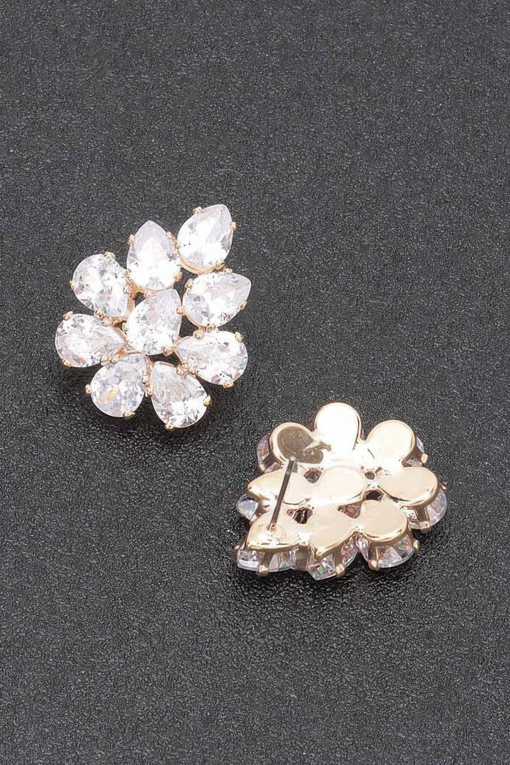 Boucle d'oreille en strass