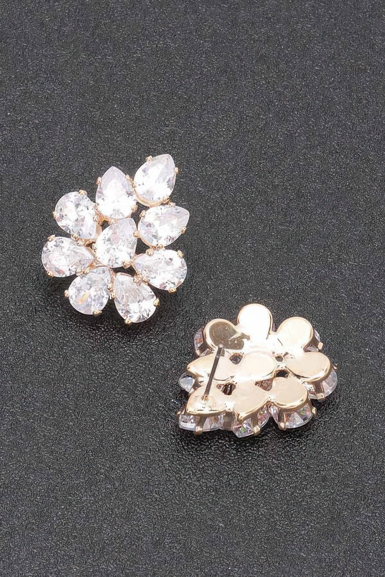 Boucle d'oreille en strass