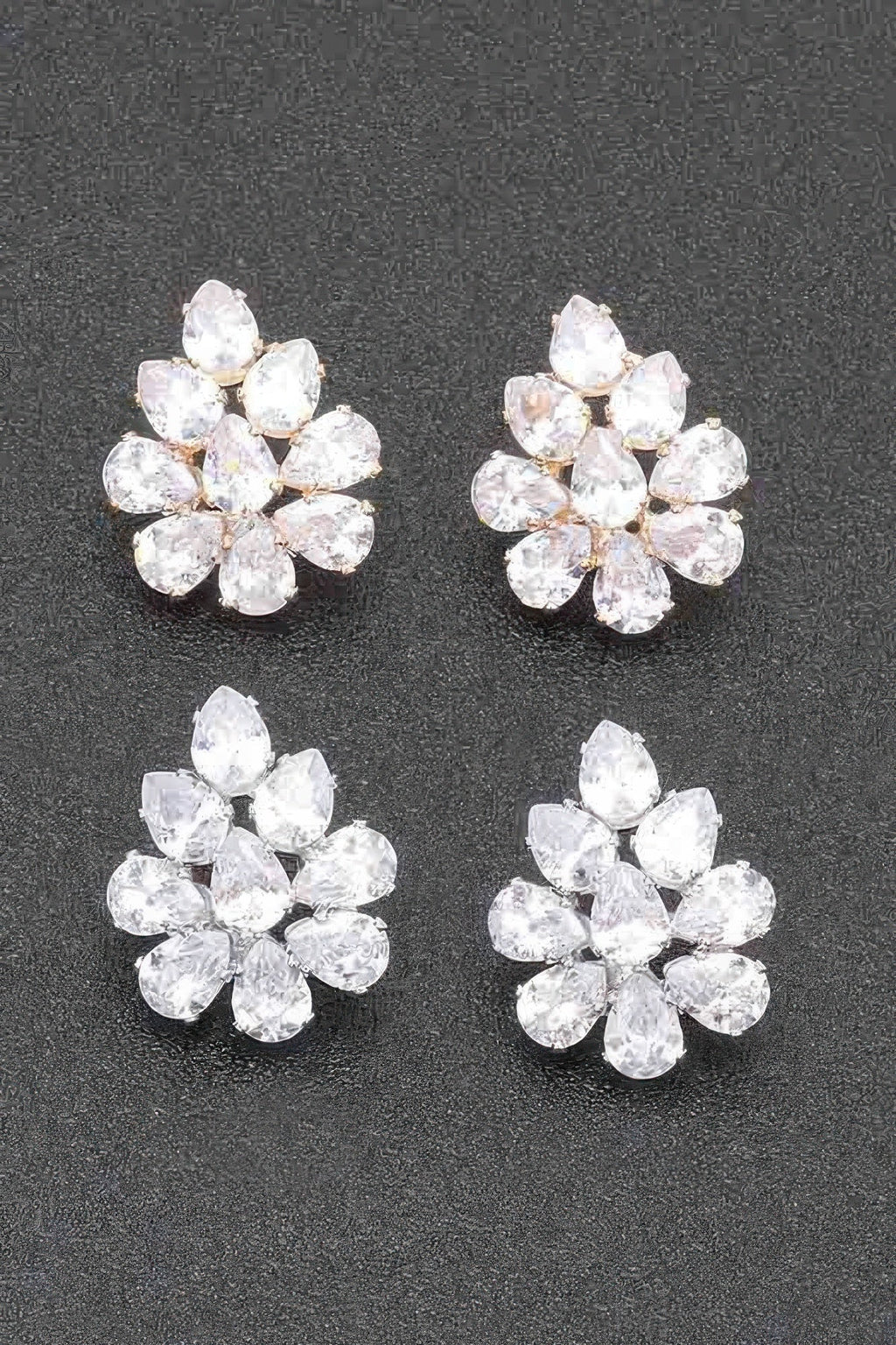 Boucle d'oreille en strass
