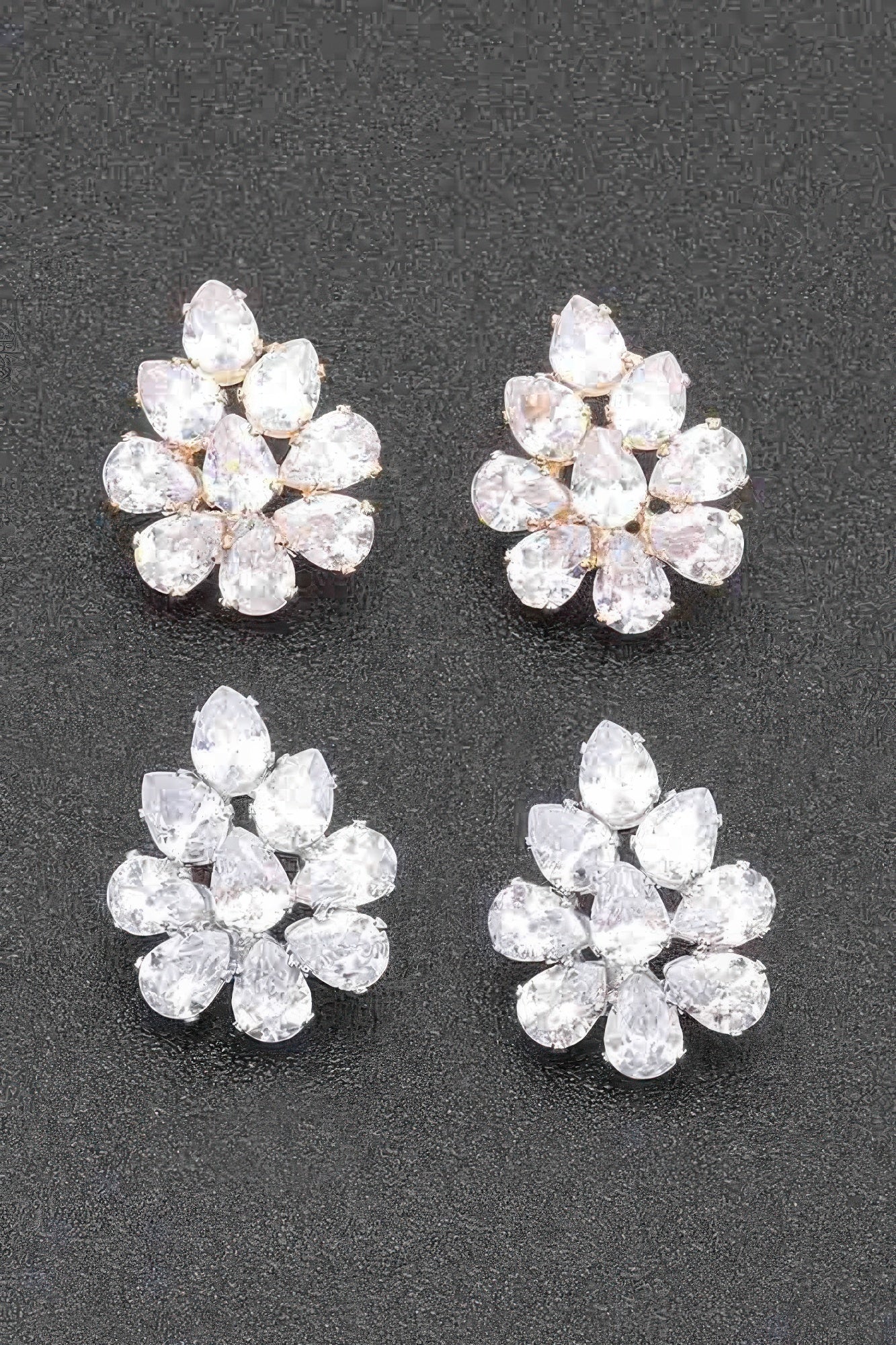 Boucle d'oreille en strass