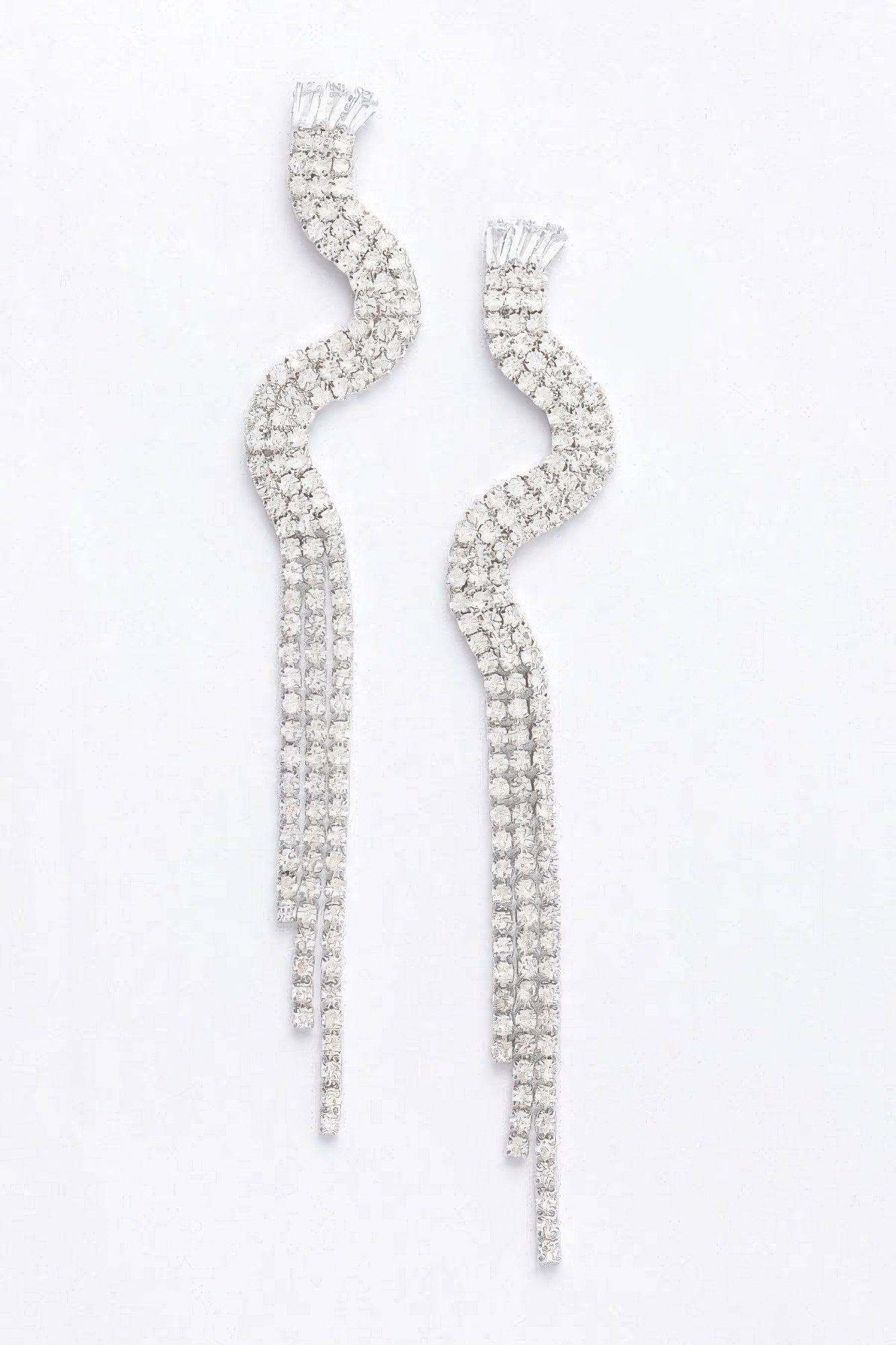 Boucle d'oreille à franges en strass