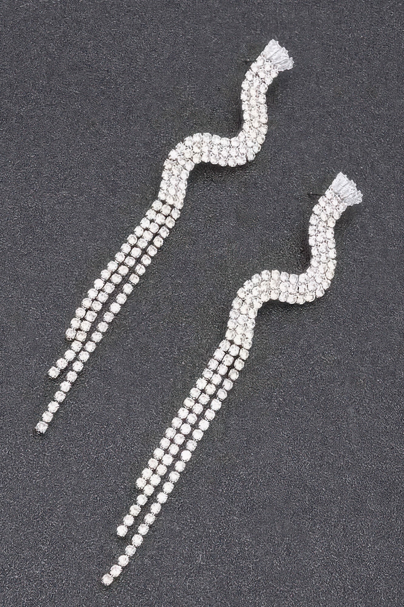 Boucle d'oreille à franges en strass