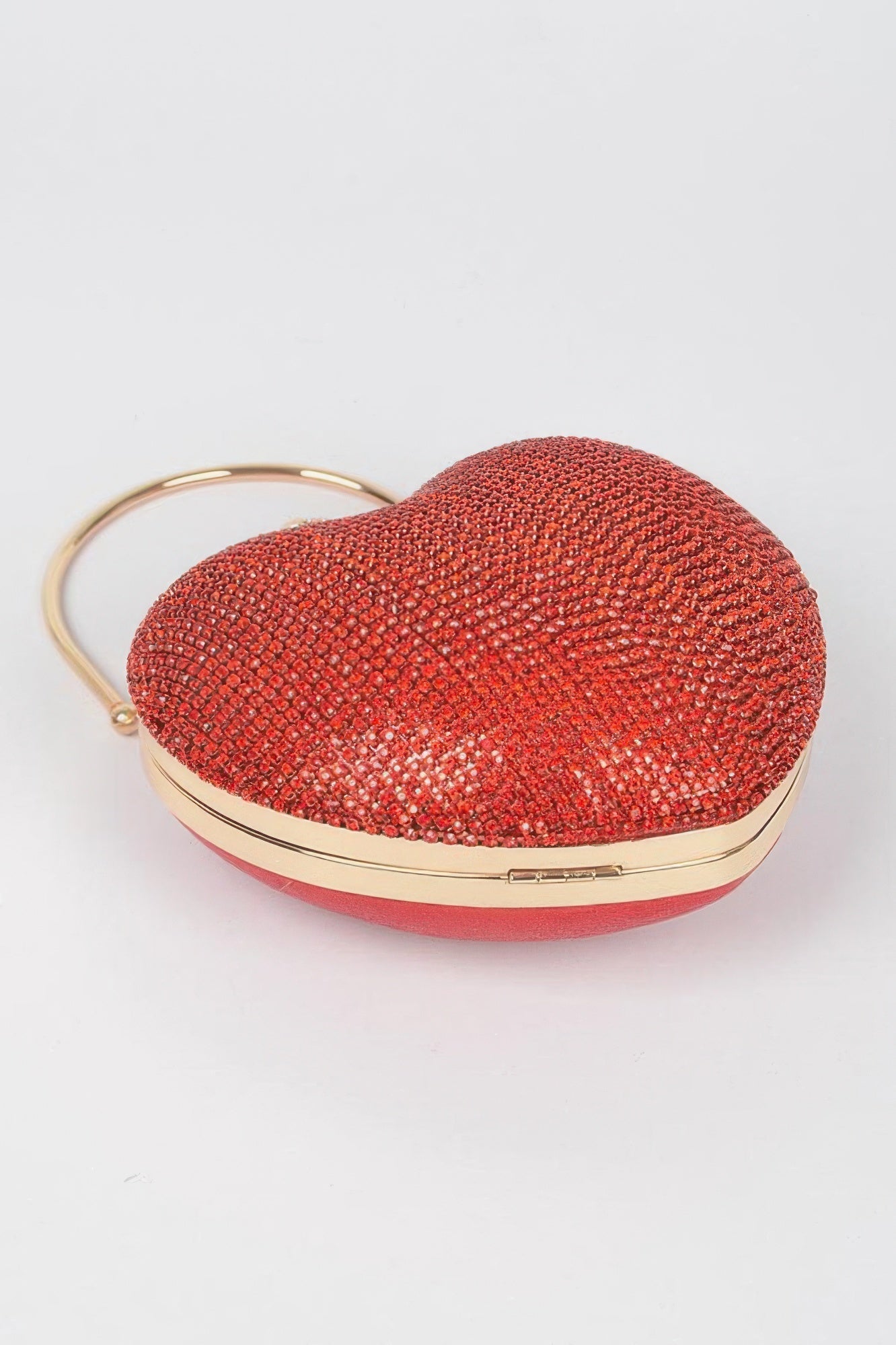 Pochette de soirée en forme de cœur ornée de strass