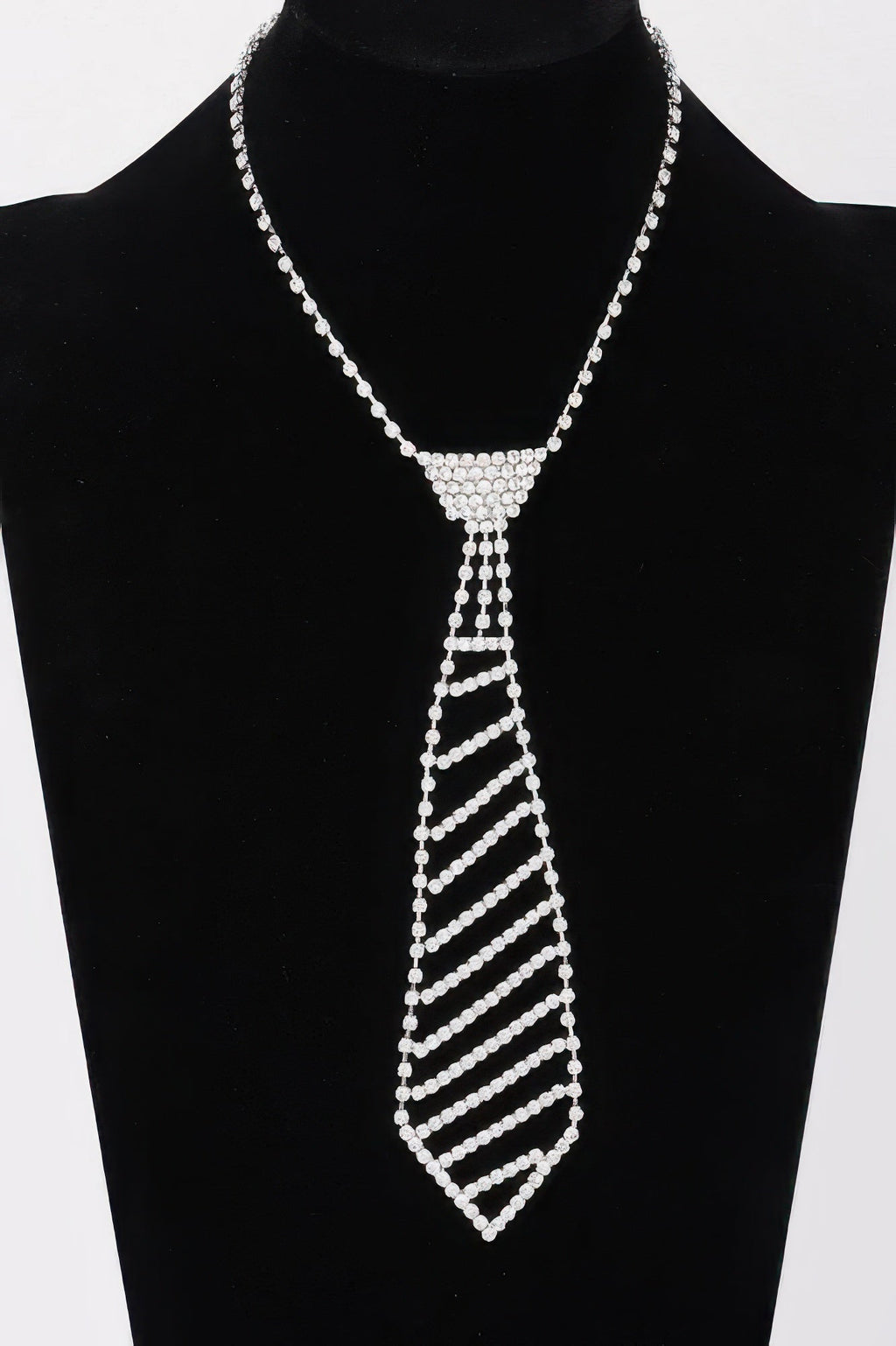 Cravate-collier en strass