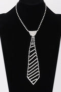 Cravate-collier en strass