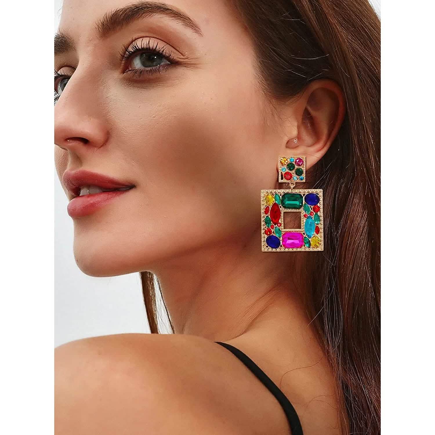Boucles d'oreilles pendantes carrées en strass