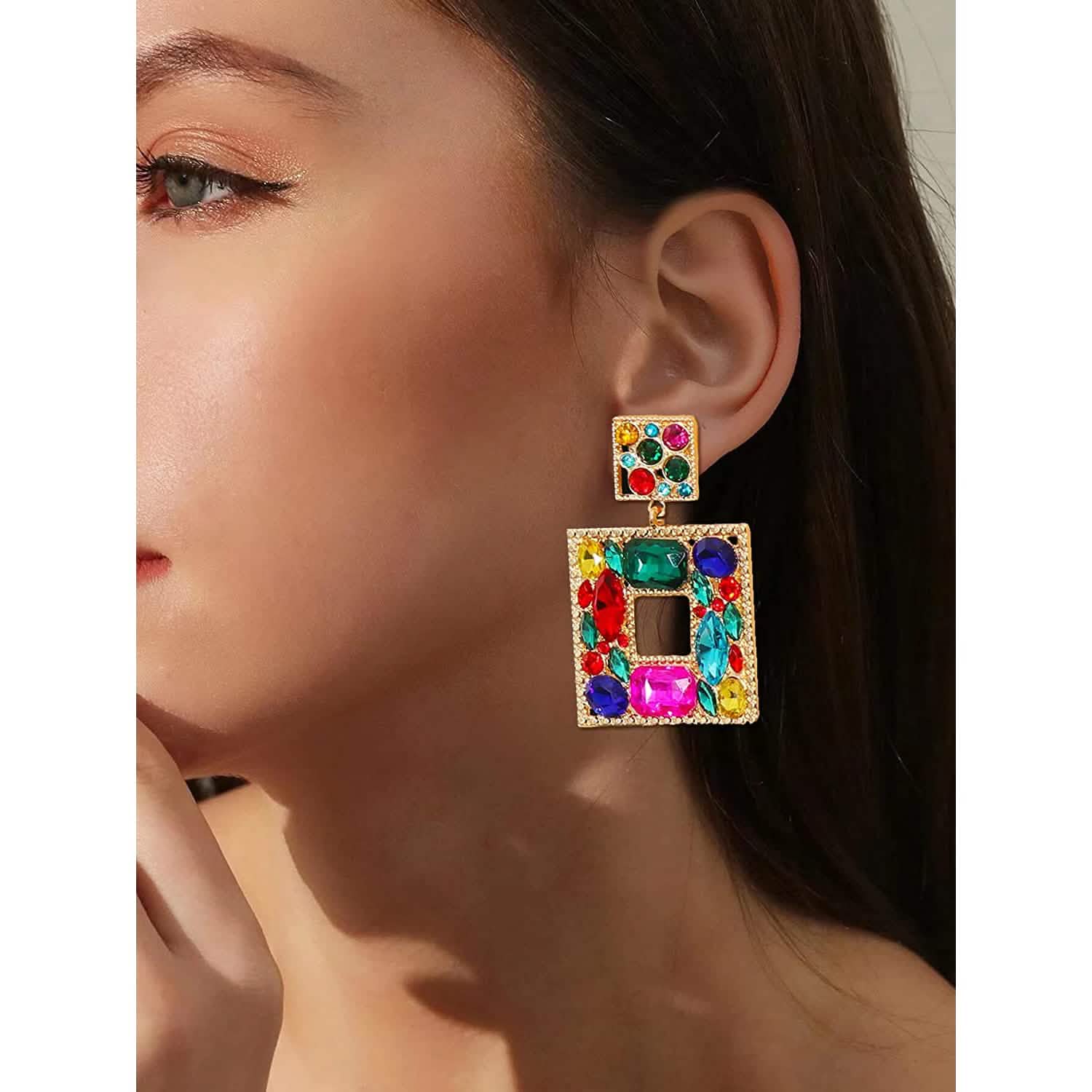 Boucles d'oreilles pendantes carrées en strass