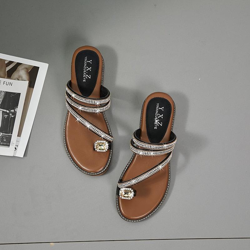 Sandales pour femme avec strass, tongs d'été en cuir, sandales à cristaux, sandales décontractées plates pour femme avec strass et cristaux, pantoufles confortables de plage, tongs