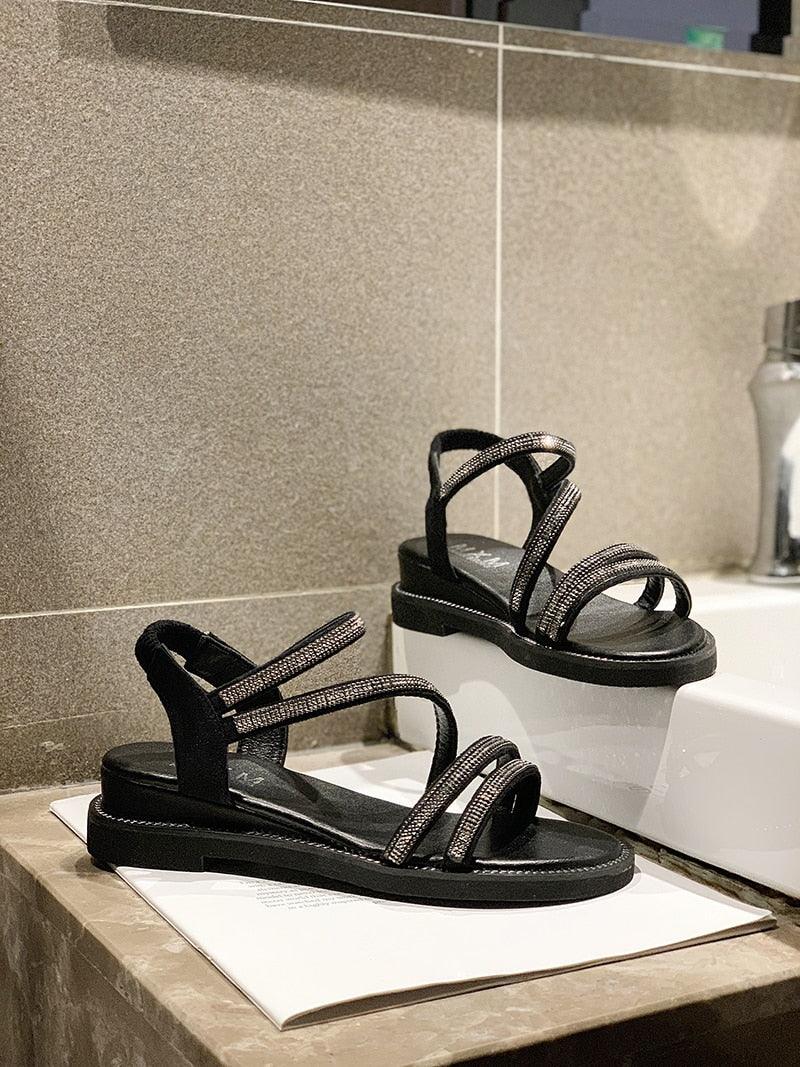 Sandales pour femme avec strass, tongs d'été en cuir, sandales à cristaux, sandales décontractées plates pour femme avec strass et cristaux, pantoufles confortables de plage, tongs