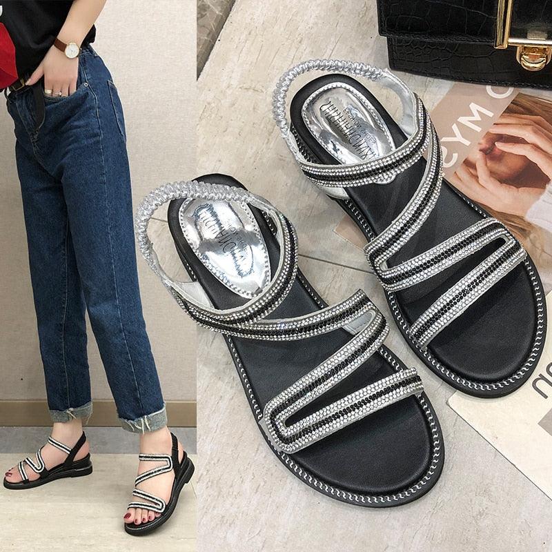 Sandales pour femme avec strass, tongs d'été en cuir, sandales à cristaux, sandales décontractées plates pour femme avec strass et cristaux, pantoufles confortables de plage, tongs