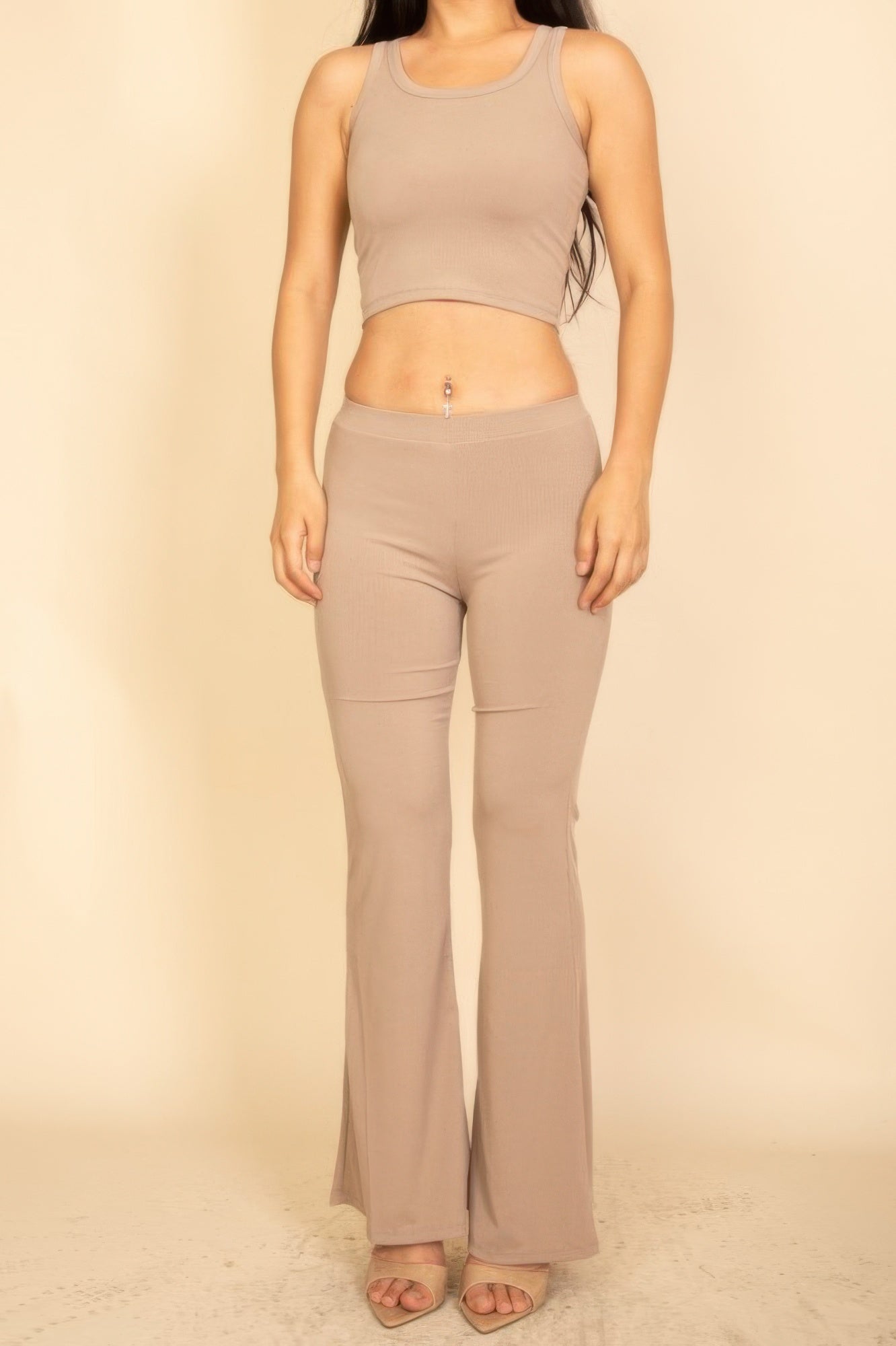 Ensemble débardeur court côtelé et pantalon évasé